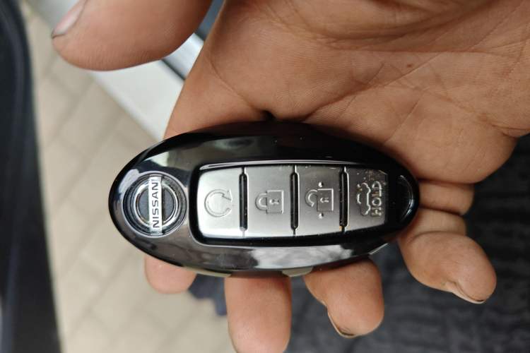 Used Nissan Maxima 2016 2.5L XV Ultimate Edition Vehicle Key