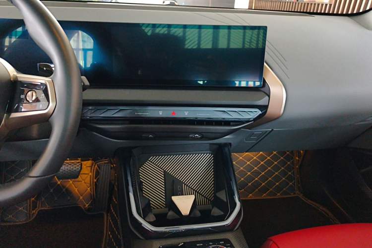 Used BMW X3 2025 xDrive30L Luxury Edition M Sport Package Audio And AC Panel