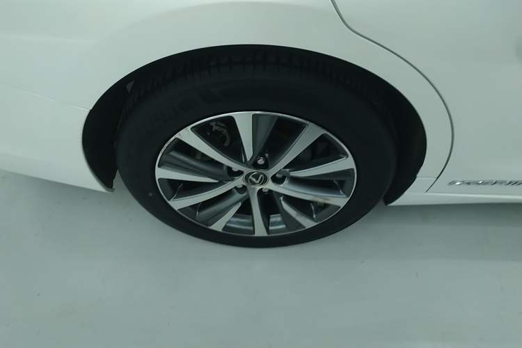 Used Lexus ES 2020 300h Premier Edition