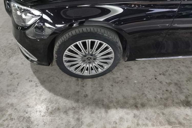 Used Mercedes-Benz E-Class 2022 Second Facelift E 300 L Fashion Edition Exterior 4