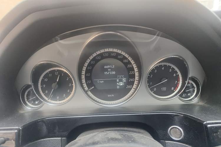 Used Mercedes-Benz E-Class 2010 E 300 L Fashion Model