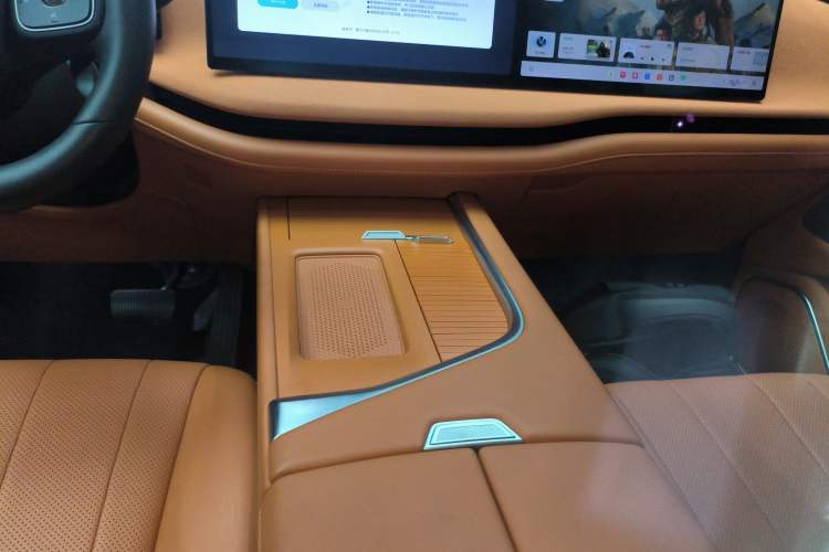 Used Wey Lanshan 2025 Four-Wheel Drive Ultra Gear Lever