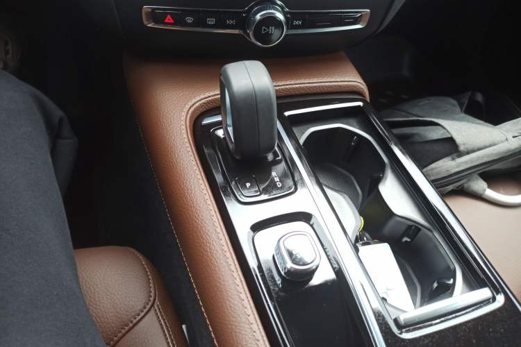 Used Volvo S60 New Energy 2021 T8 E-Drive Hybrid Four-Wheel Drive Smart Luxury Edition
