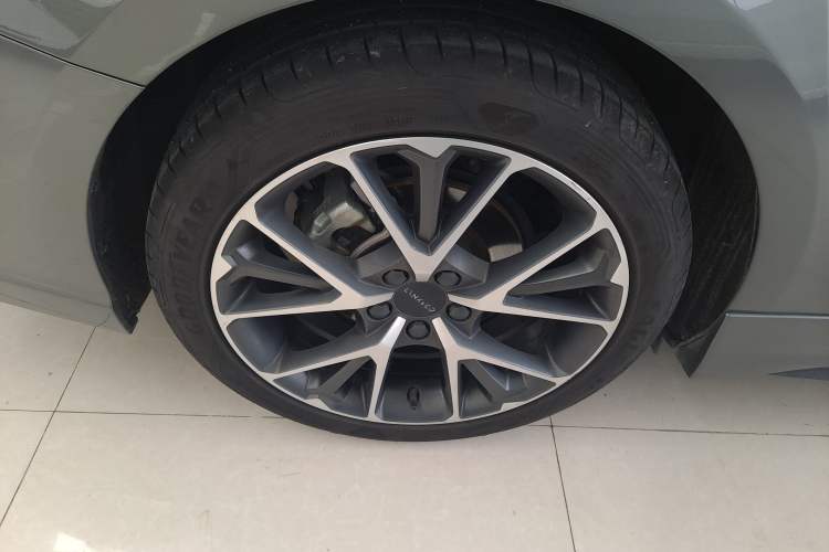 Used Lynk & Co 03 2022 1.5TD DCT JingPro Right Rear Wheel Hub