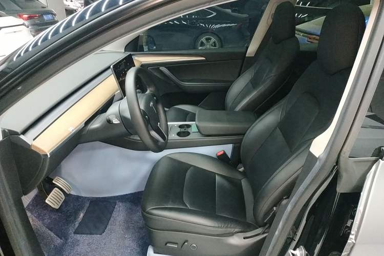 Used Tesla Model Y 2021 Performance High-Performance All-Wheel-Drive Version Left Front Seat