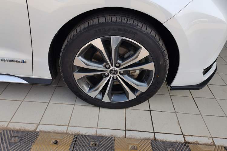 Used Toyota Granvia 2023 2.5L Hybrid Prestige PLUS Edition
