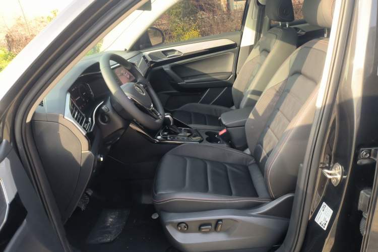 Used Volkswagen Tayron 2022 330TSI Two-Wheel Drive Luxury Connect Plus Version