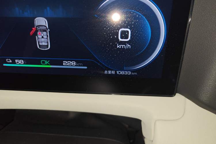 Used BYD Yuan UP 2024 401KM Leading Edition Odometer Close Up