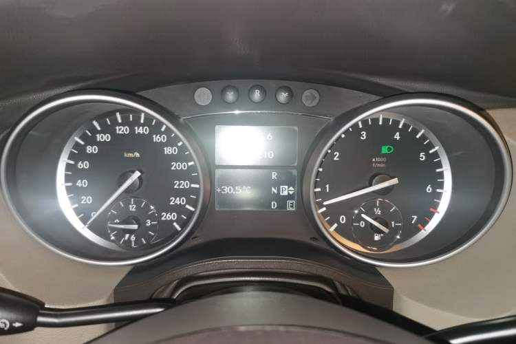 Used Mercedes-Benz R-Class 2011 R 350 L 4MATIC
