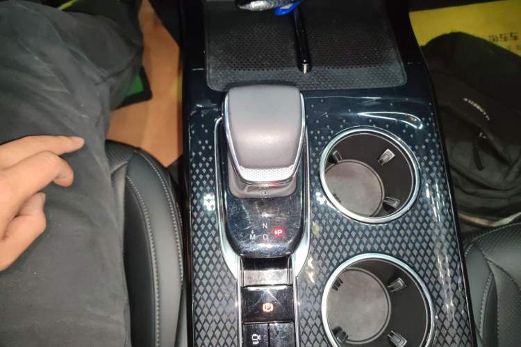 Used Hongqi HS3 2023 1.5T Two-Wheel Drive Shanwei Edition