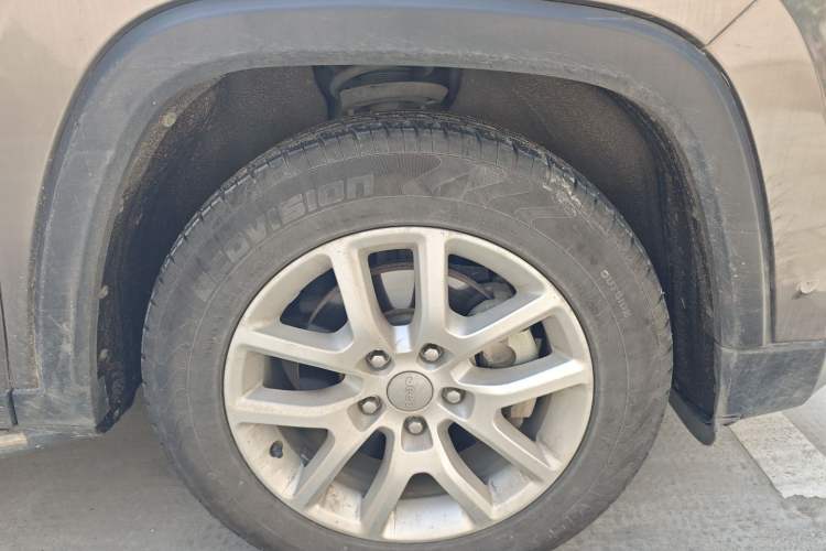 Used Jeep Commander 2018 2.0T Two-Wheel Drive Enjoy Edition China V