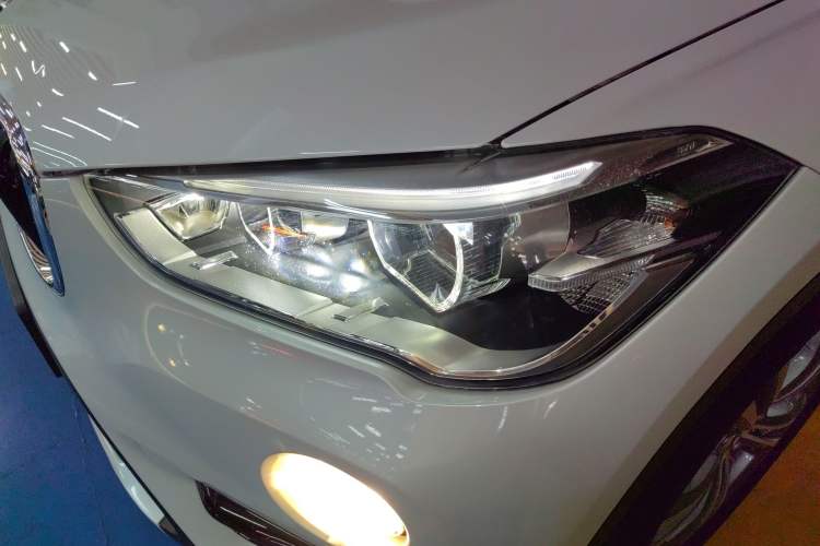 Used BMW X1 2018 sDrive18Li Luxury Model Left Front Headlight