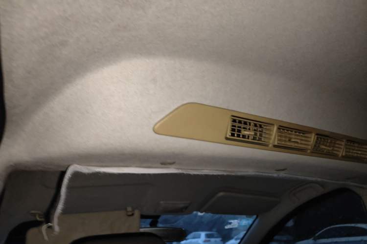 Used BAIC Weiwang M20 2014 1.5L practical type BJ415A Headliner