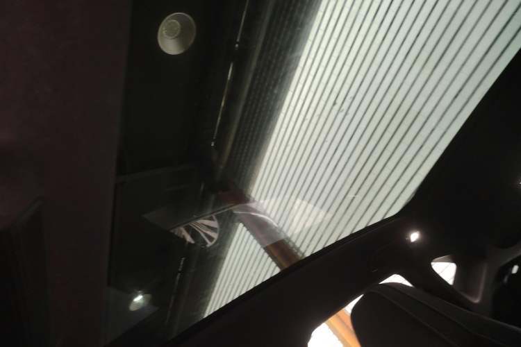 Used Volkswagen ID.UNYX 2024 Revised Pro Long-Range Version Headliner