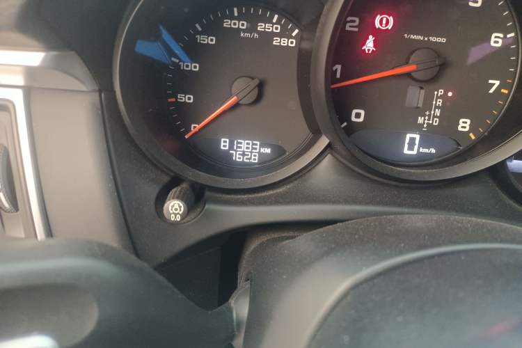 Used Porsche Macan 2017 Macan 2.0T Odometer Close Up