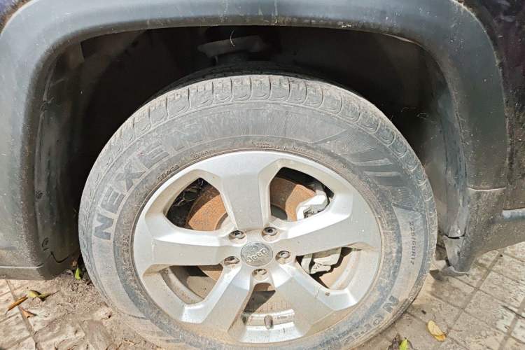 Used Jeep Compass 2020 220T Automatic Leading Edition Right Front Wheel Hub