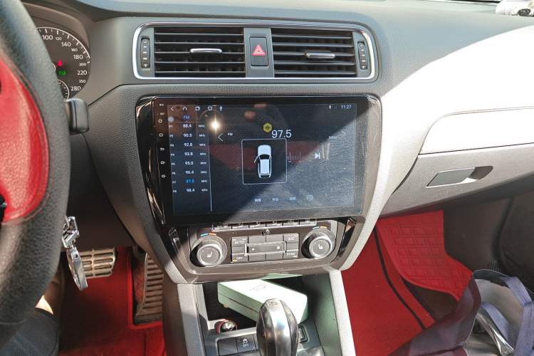 Used Volkswagen Sagitar 2013 2.0 TSI GLI Audio And AC Panel