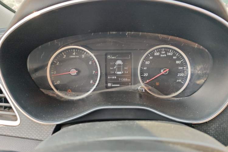 Used Baojun 730 2019 1.5L Manual Fashion Model 7-seater China VI