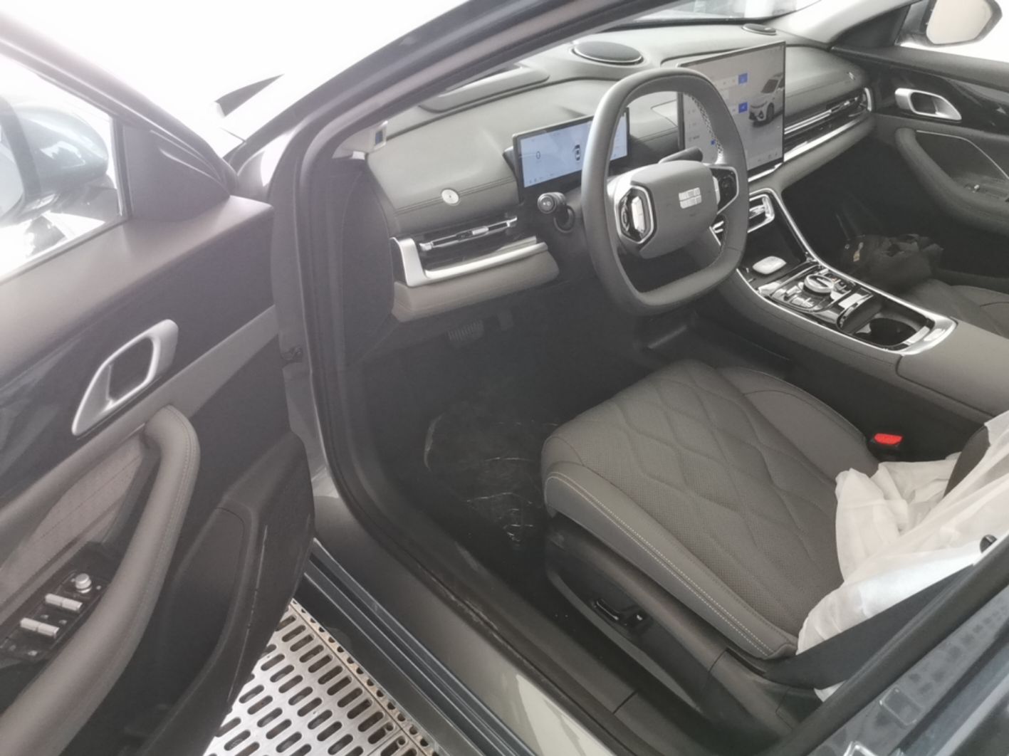Geely Galaxy A7 2025 Model EM-i 150km Exploration+ Edition — снимка 17
