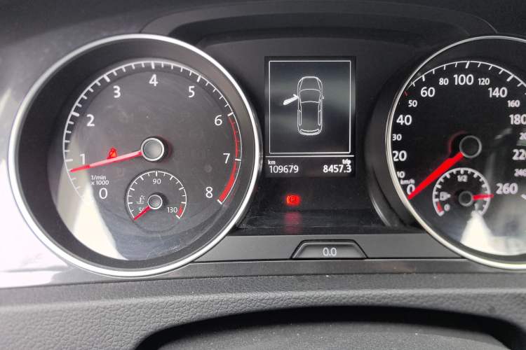 Used Volkswagen Golf 2018 230TSI Automatic Luxury Version Odometer Close Up