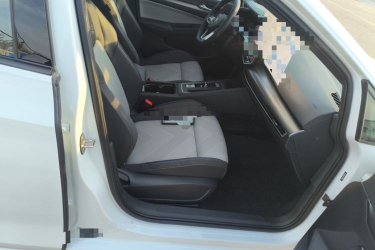 Used Volkswagen Golf 2025 300TSI R-Line
