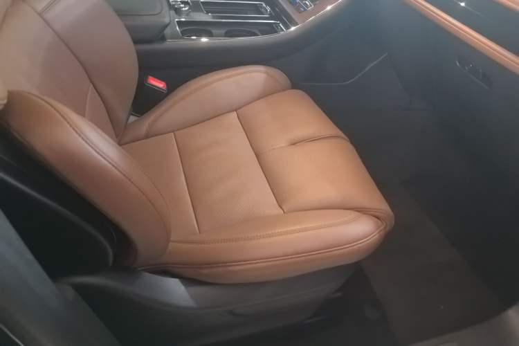 Used Lincoln Aviator 2020 3.0T V6 All-Wheel Drive Executive Version
