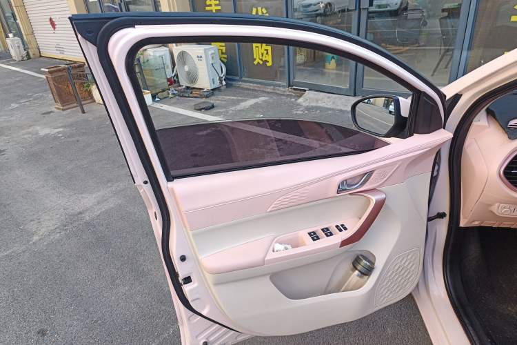 Used CHANGAN OSHAN Benni E-Star 2022 Qingxin Edition Colorful Model Lithium Iron Phosphate
