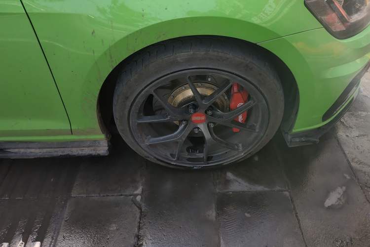 Used Volkswagen Golf 2019 280TSI DSG Comfort Version China VI Standard Right Front Wheel Hub