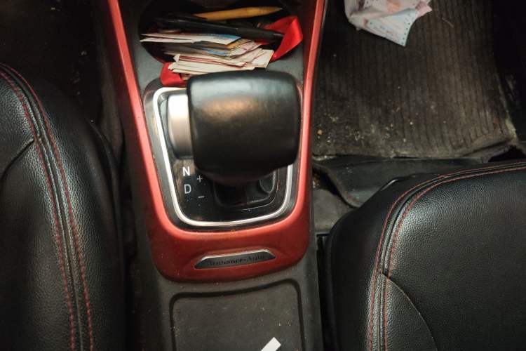 Used Brilliance V3 2015 1.5L Automatic Elite Model Gear Lever