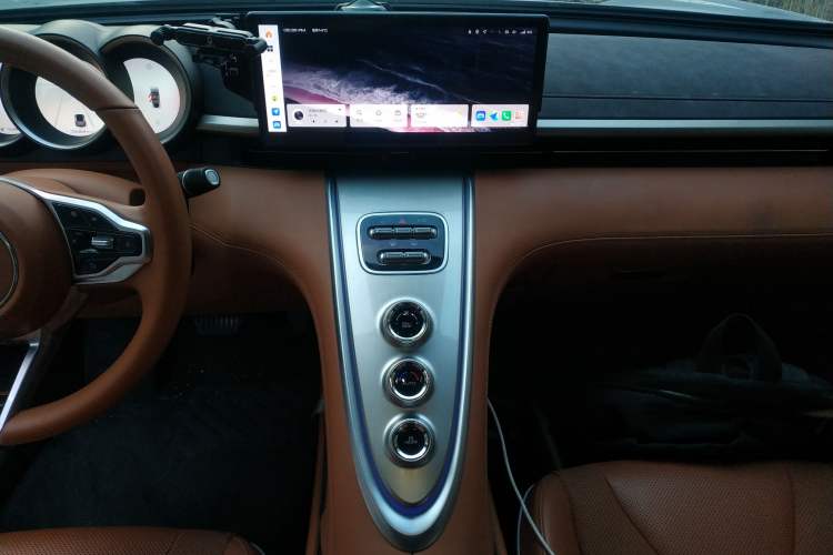 Used ORA Lightning Cat 2022 555 km Luxury Edition