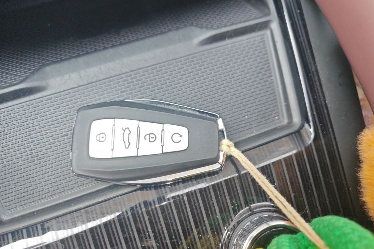 Used Mazda EZ-60 2025 Model Range-Extended 200 Max