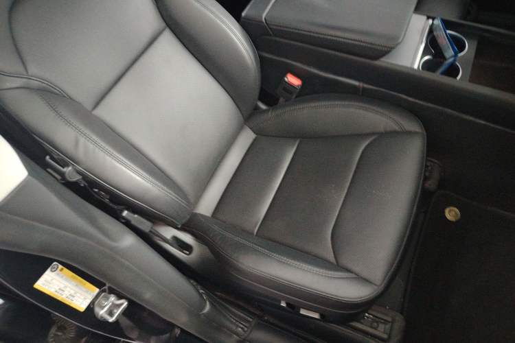 Used Tesla Model Y 2025 Rear-Wheel Drive First Edition Right Front Seat