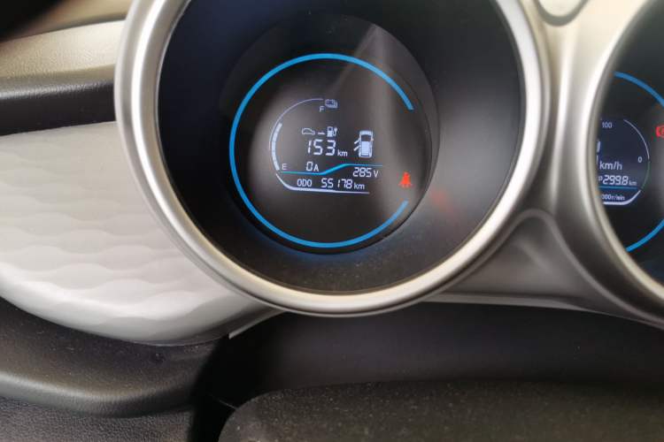 Used ORA Black Cat 2021 301 km Basic Version Odometer Close Up