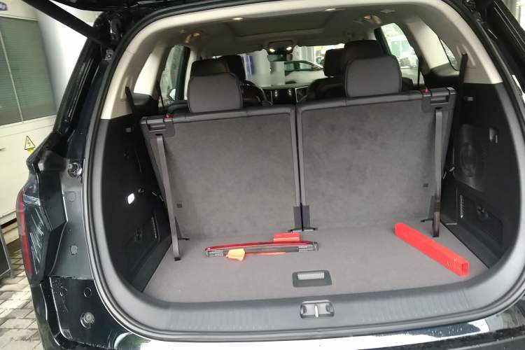 Used Hongqi HS7 PHEV 2024 2.0T PHEV Four-Wheel Drive Flagship Edition 6 Seats
