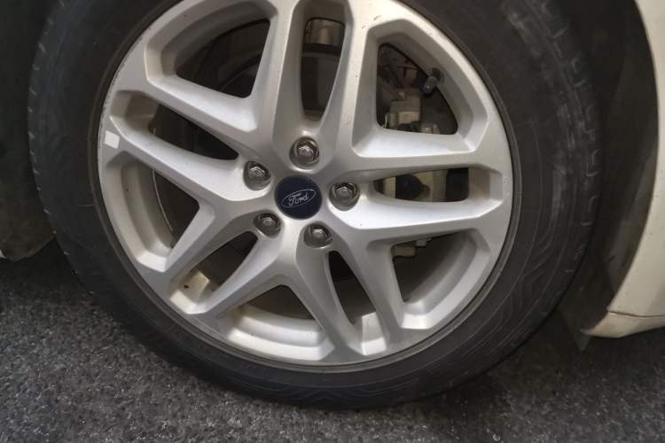 Used Ford Mondeo 2013 1.5L GTDi180 Fashion Edition Right Front Wheel Hub