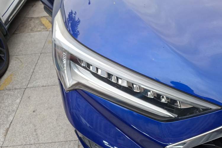 Used Acura CDX 2019 1.5T Two-Wheel Drive Deluxe Edition Right Front Headlight