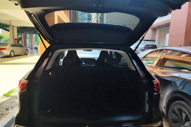 Used SOL QX 2022 300T DCT Moon Exploration Edition
