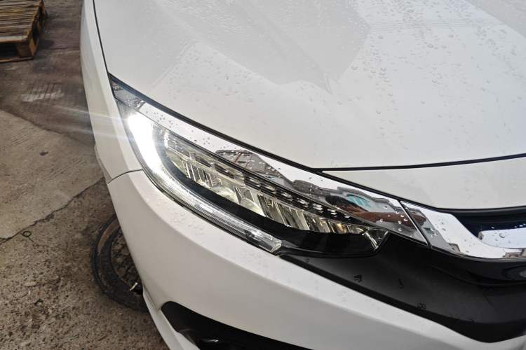 Used Honda Civic 2016 220TURBO CVT Prestige Edition
