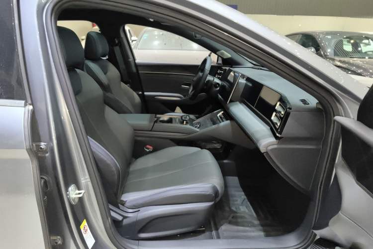 Used BYD Qin L 2024 DM-i 120KM Leading Model
