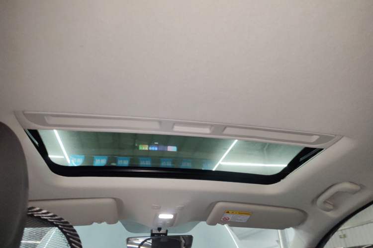 Used Roewe D6 2025 450 km Premium Edition
