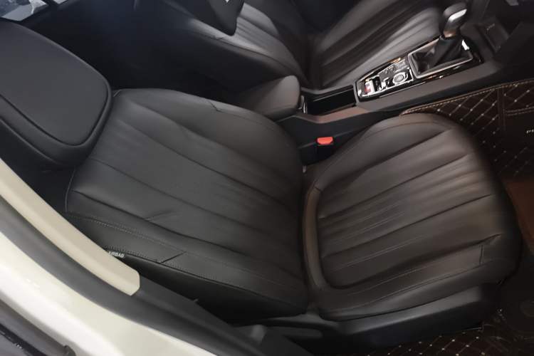 Used Peugeot 408 2022 1.6T Light-Chasing Edition Right Front Seat