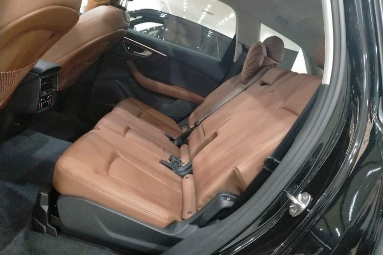 Used Audi Q7 2022 55 TFSI quattro S line Sport model