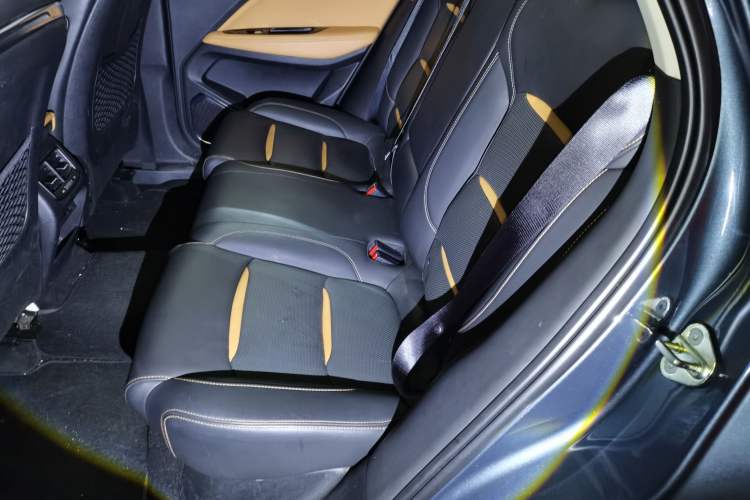 Used Geely Auto Monjaro New Energy 2019 400T Yuxingzhe Pure Electric Range 80 km Left Rear Seat