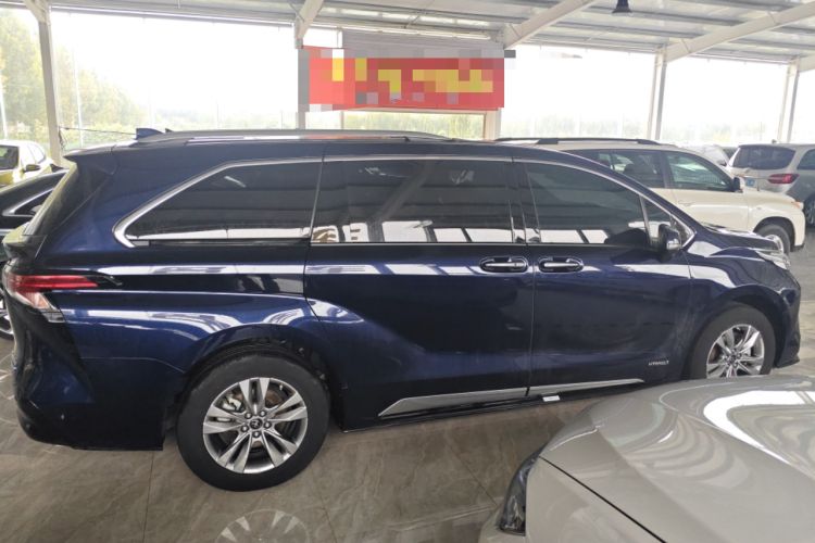 Used Toyota Sienna 2021 2.5L Hybrid Platinum Edition