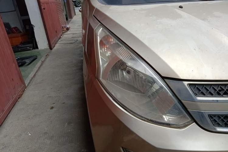 Used Wuling Rongguang V 2018 1.5L Standard Version Right Front Headlight