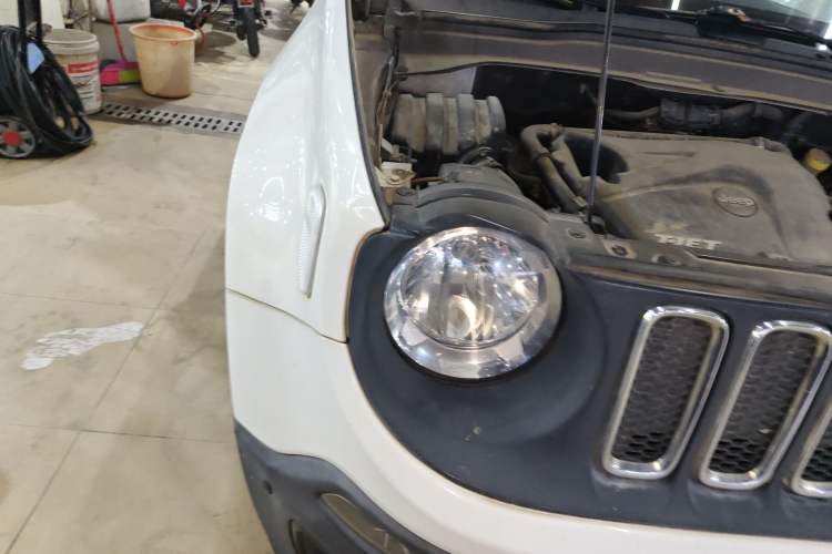 Used Jeep Renegade 2017 180T Automatic Kinetic Edition+ Right Front Headlight