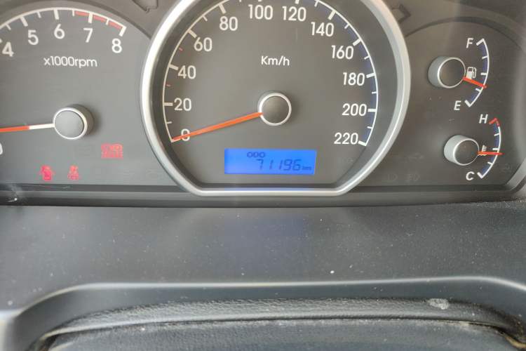 Used Hyundai Celesta 2011 1.6L Manual Comfort Edition