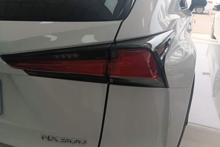 Used Lexus NX 2017 300 Front-Wheel-Drive Limited Edition Right Rear Taillight