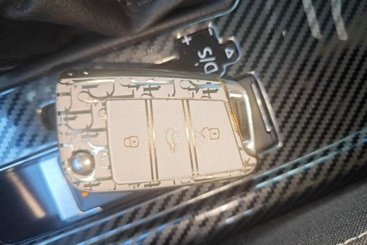 Used Volkswagen Tiguan L 2023 330TSI Automatic Two-Wheel Drive R-Line Enjoyment Edition