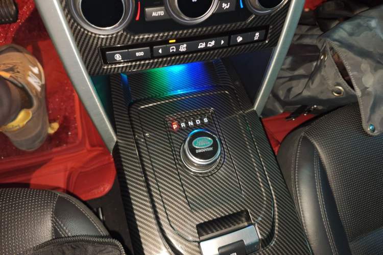 Used Land Rover Discovery Sport 2019 240 PS SE Version China VI Standard
